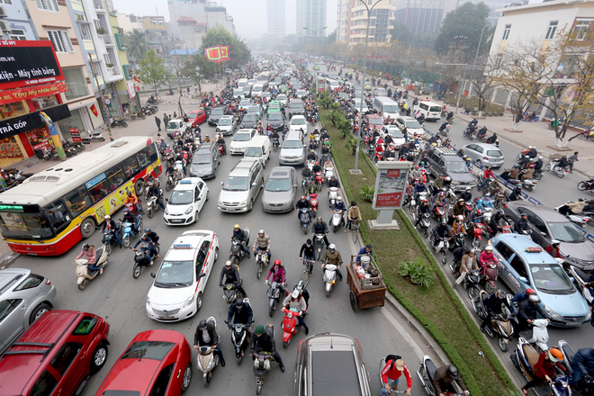 Giá xăng Việt Nam đắt hay rẻ so với thế giới